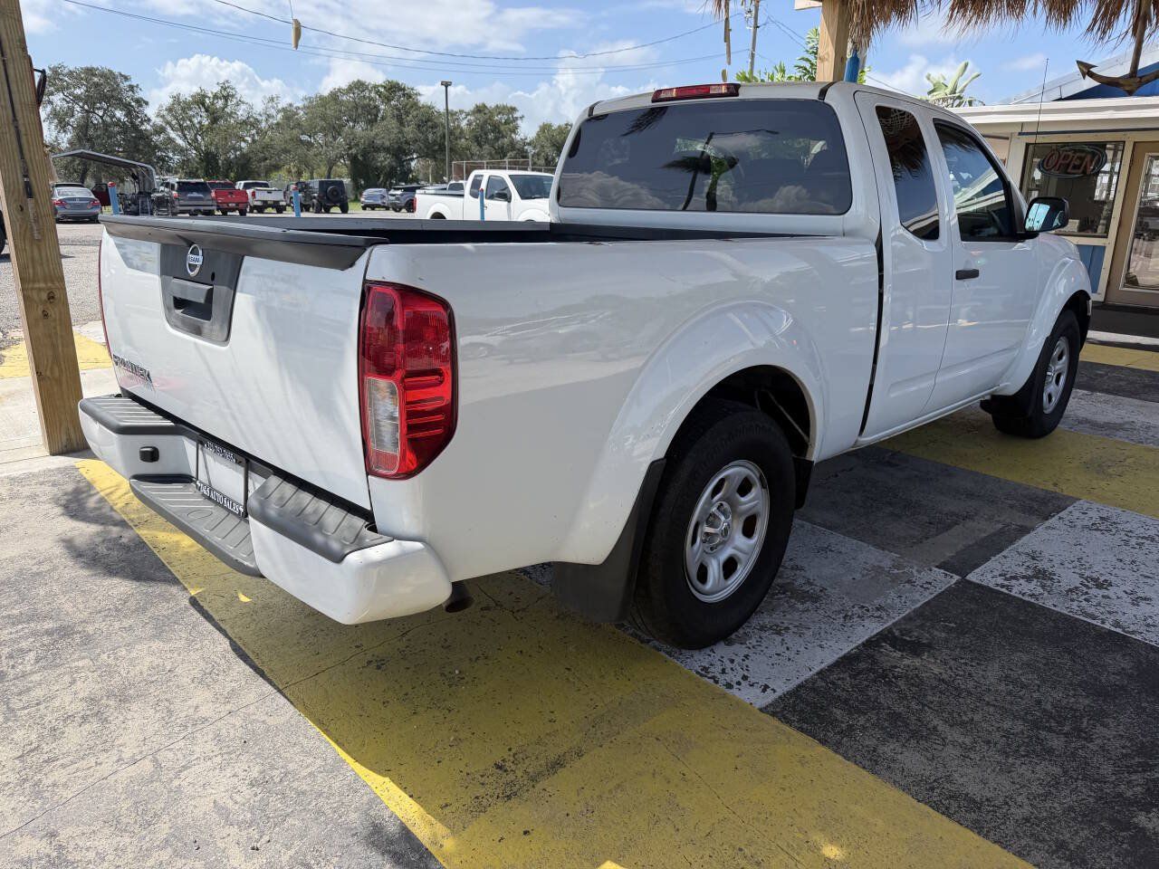 Used 2021 Nissan Frontier S RWD image 5