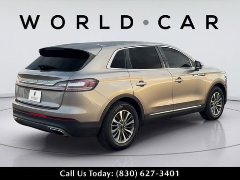 Used 2021 Lincoln Nautilus FWD w/ Equipment Group 101A image 3