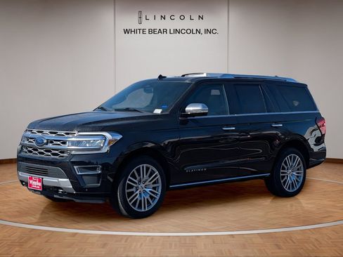 Used 2023 Ford Expedition Platinum image 2