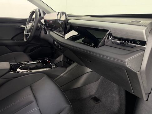 Used 2025 Audi Q6 e-tron Premium Plus w/ Premium Plus AWD/4WD image 33