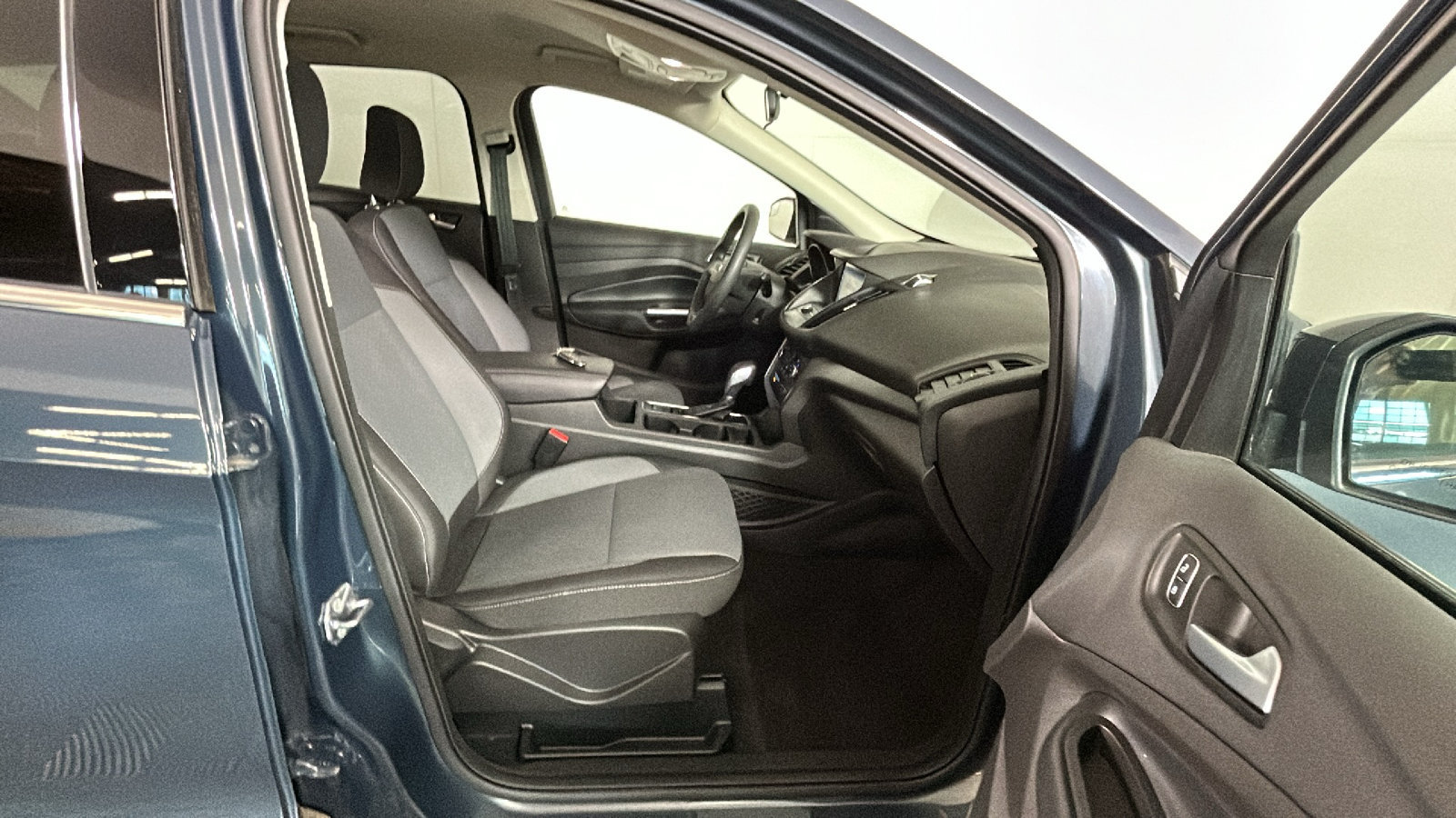 Used 2019 Ford Escape SE FWD image 35
