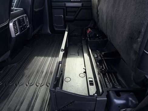 Used 2019 Ford F450 Platinum image 40