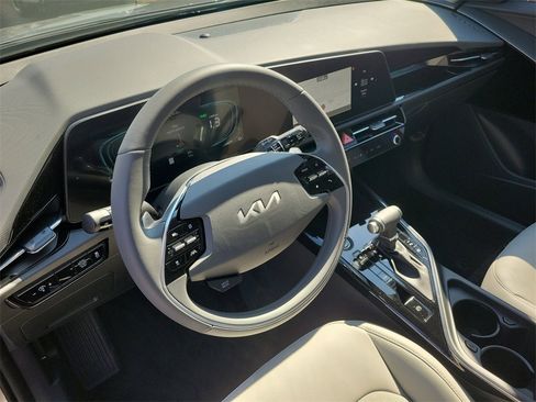 New 2026 Kia Niro EX image 22