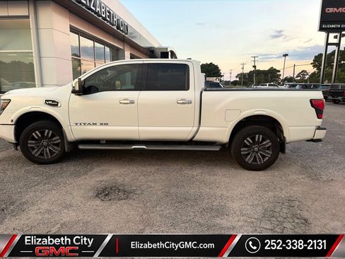 Used 2022 Nissan Titan Platinum Reserve w/ Moonroof Package AWD/4WD image 5