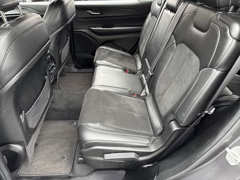 Used 2024 Jeep Grand Cherokee L Laredo image 15