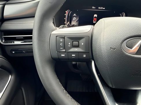 Used 2023 INFINITI QX60 Luxe w/ Vision Package FWD image 17