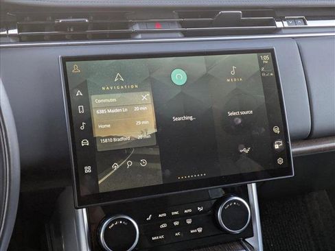 Used 2023 Land Rover Range Rover Long Wheelbase SE image 11