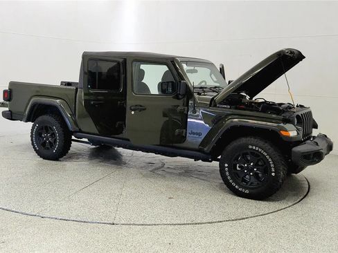Used 2022 Jeep Gladiator Sport AWD/4WD image 10