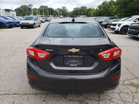 Used 2017 Chevrolet Cruze LT FWD image 5
