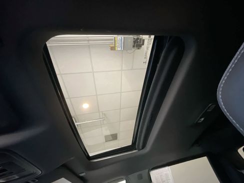 Used 2019 Chevrolet Silverado 1500 High Country image 22