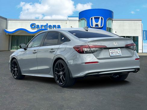 Used 2025 Honda Civic Sport image 4