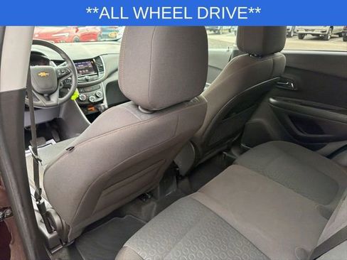 Used 2021 Chevrolet Trax LS w/ Tint and Cruise Package image 23