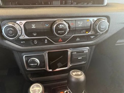 Used 2024 Jeep Wrangler Sport AWD/4WD image 19