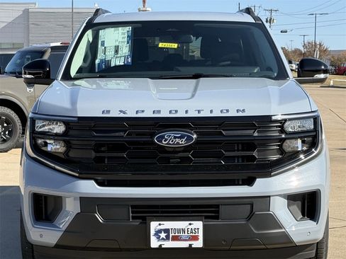New 2025 Ford Expedition Active image 31