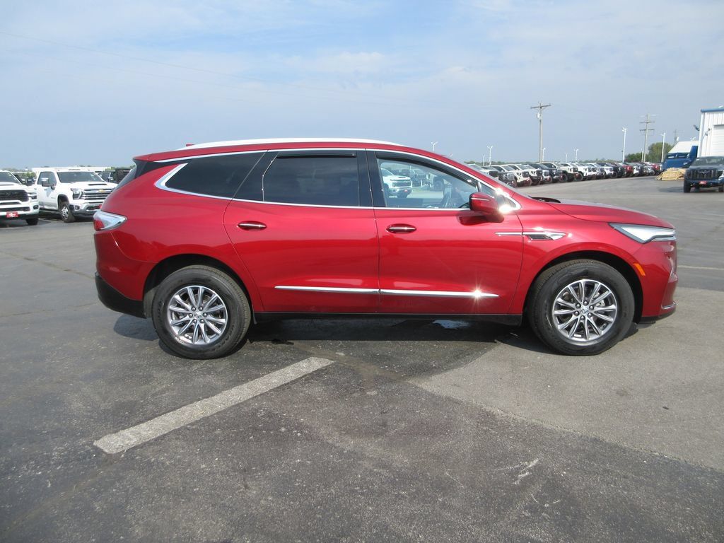 Certified 2023 Buick Enclave Essence FWD image 5
