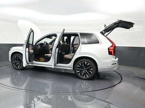 New 2026 Volvo XC90 T8 Plus w/ Protection Package Premier AWD/4WD image 32