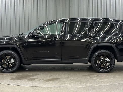 Used 2023 Jeep Grand Cherokee L Altitude AWD/4WD image 2