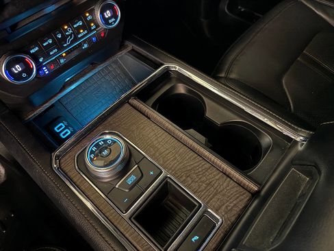 Used 2018 Ford Expedition Limited image 50