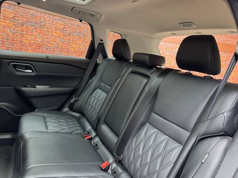 Used 2022 Nissan Rogue Platinum w/ Head-Up Display Package AWD/4WD image 27