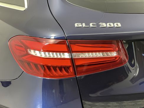 Used 2019 Mercedes-Benz GLC 300 image 27
