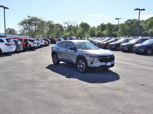 Used 2024 Chevrolet Trax RS FWD image 8