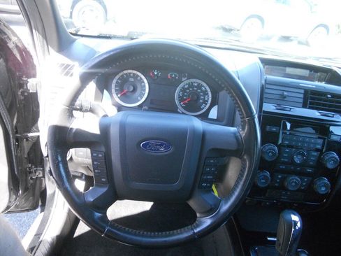 Used 2010 Ford Escape Limited AWD/4WD image 13