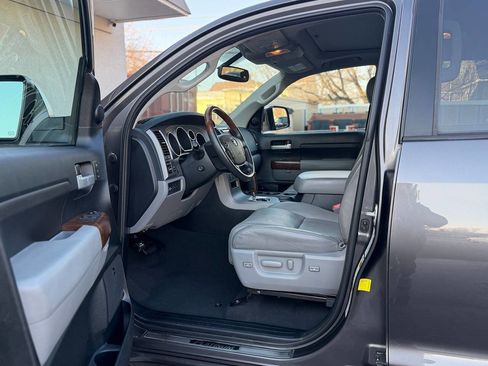 Used 2012 Toyota Tundra Limited w/ Platinum Pkg image 13