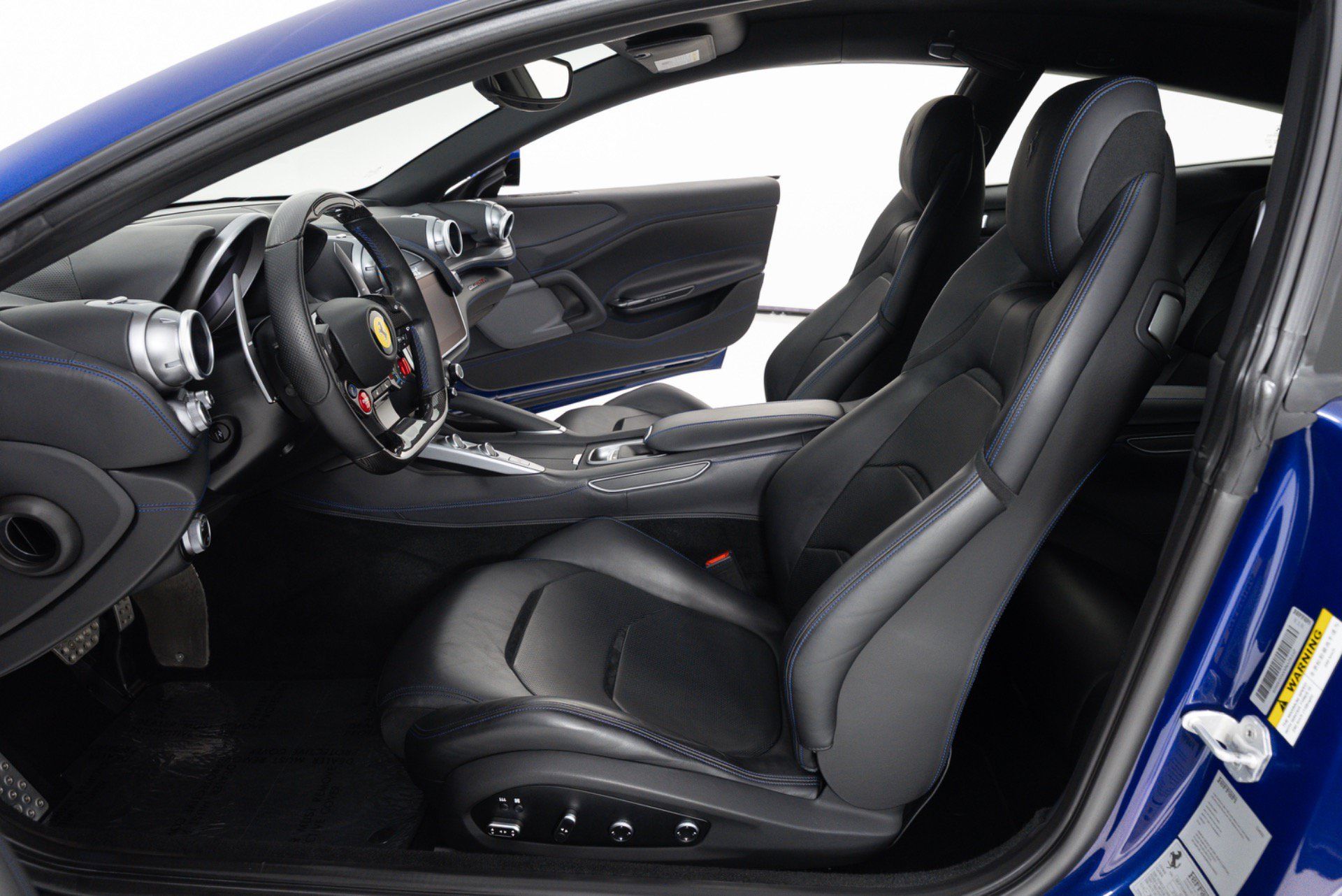 Used 2019 Ferrari GTC4Lusso T RWD image 16