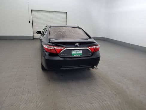 Used 2017 Toyota Camry SE w/ Protection Package (Q2) FWD image 6