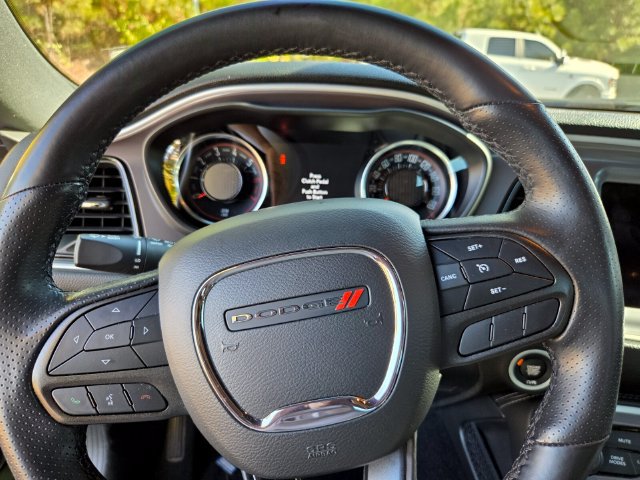 Used 2022 Dodge Challenger R/T Scat Pack RWD image 11