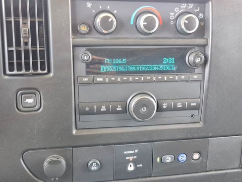 Used 2022 Chevrolet Express 3500 LS RWD image 19
