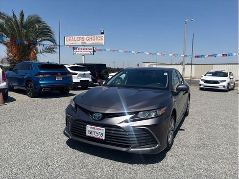 Used 2021 Toyota Camry LE FWD image 1