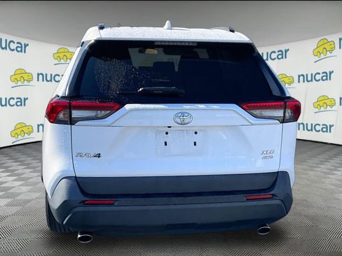 Used 2021 Toyota RAV4 XLE w/ Convenience Package image 3