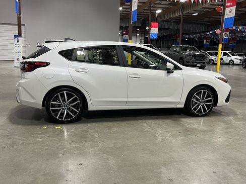 Used 2024 Subaru Impreza 2.0i Sport image 6