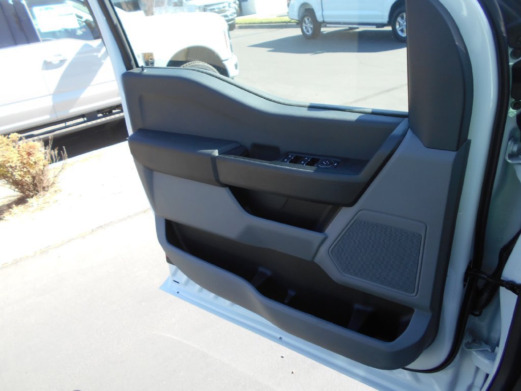 New 2025 Ford F350 XL w/ XL Chrome Package RWD image 8
