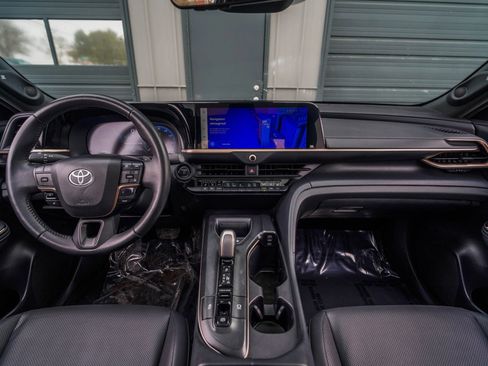 Used 2023 Toyota Crown Platinum image 16