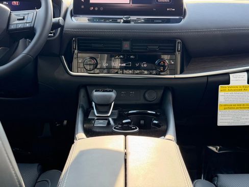 New 2026 Nissan Rogue Platinum w/ Platinum Premium Package AWD/4WD image 26
