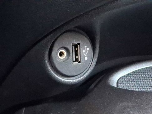 Used 2013 Nissan Juke SV image 16