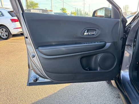 Used 2019 Honda HR-V LX image 19