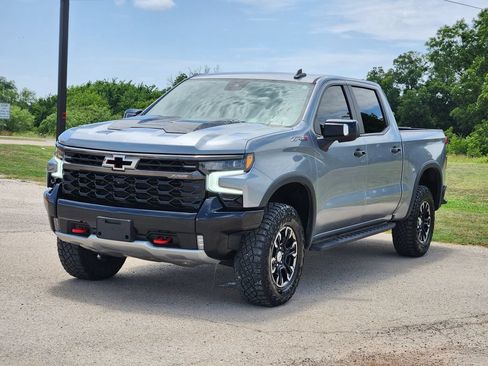 Used 2023 Chevrolet Silverado 1500 ZR2 AWD/4WD image 3
