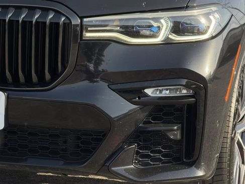 Used 2022 BMW X7 M50i AWD/4WD image 9