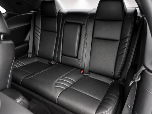 Used 2018 Dodge Challenger R/T Scat Pack w/ Leather Interior Group RWD image 11