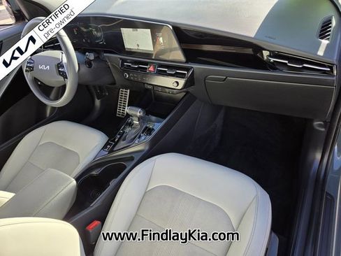 Certified 2025 Kia Niro EX Touring image 20