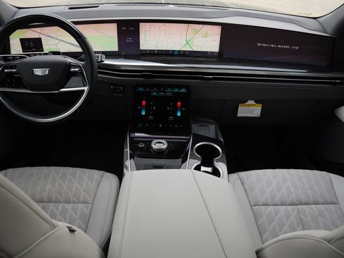 New 2025 Cadillac Escalade IQ Sport 1 w/ Smart Trailering package image 7