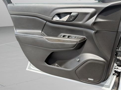 Used 2019 GMC Acadia SLT FWD image 19