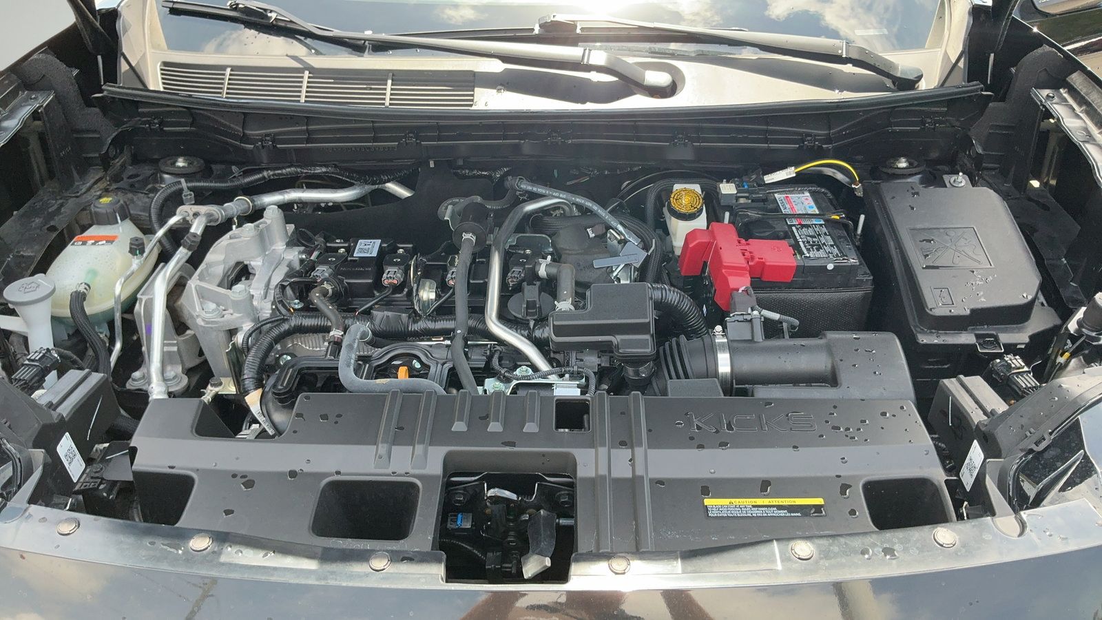Certified 2025 Nissan Kicks SR FWD image 37