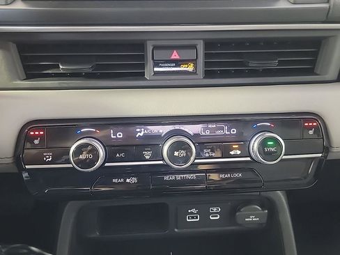 Certified 2025 Honda Pilot EX-L image 31