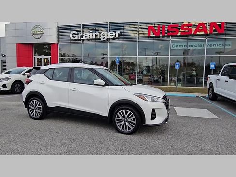 Used 2024 Nissan Kicks SV image 37