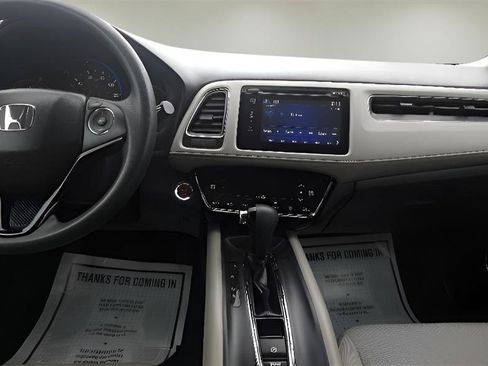 Used 2018 Honda HR-V EX image 16