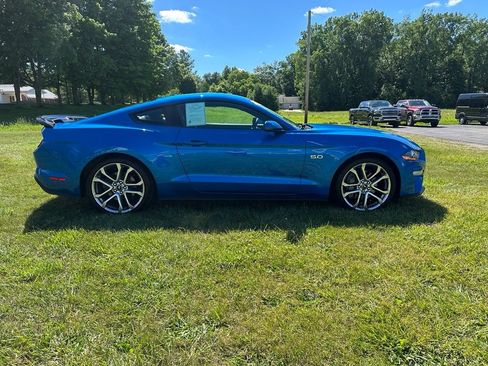 Used 2019 Ford Mustang GT Premium w/ Equipment Group 401A RWD image 2